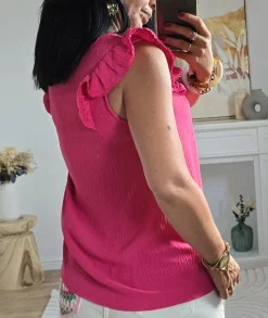 Tops / Blouses><noscript><img width=