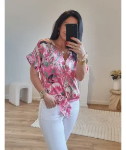 Tops / Blouses><noscript><img width=