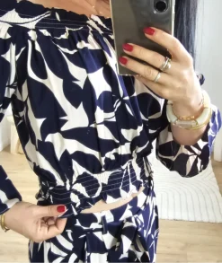 Tops / Blouses><noscript><img width=