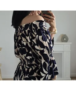 Tops / Blouses><noscript><img width=