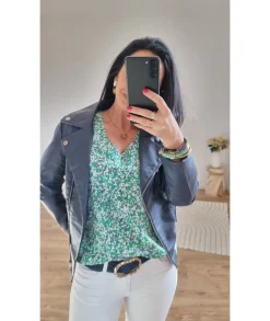 Tops / Blouses><noscript><img width=