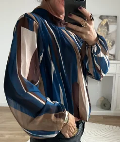 Tops / Blouses><noscript><img width=