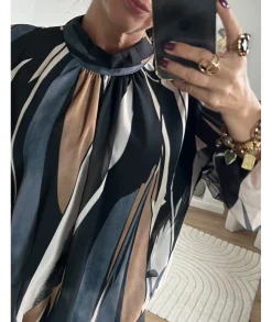 Tops / Blouses><noscript><img width=