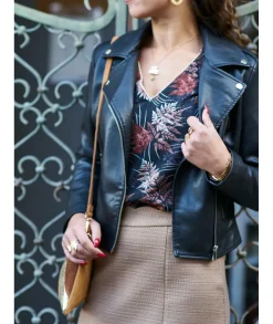 Tops / Blouses><noscript><img width=