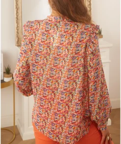 Tops / Blouses><noscript><img width=