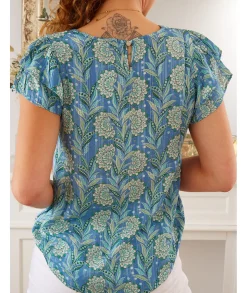 Tops / Blouses><noscript><img width=