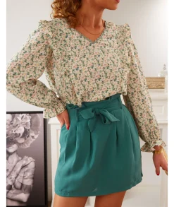 Tops / Blouses><noscript><img width=