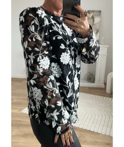 Tops / Blouses><noscript><img width=