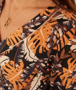 Tops / Blouses><noscript><img width=