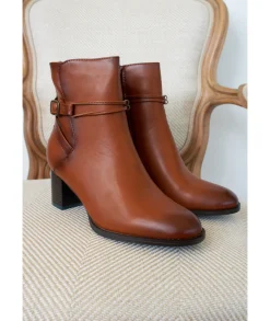 Boots & Bottes><noscript><img width=