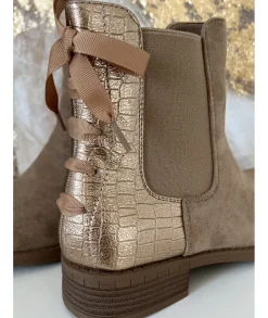 Boots & Bottes><noscript><img width=