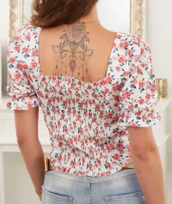 Tops / Blouses><noscript><img width=