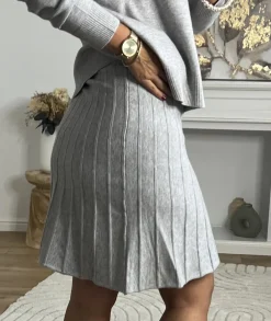 Jupes / Shorts><noscript><img width=