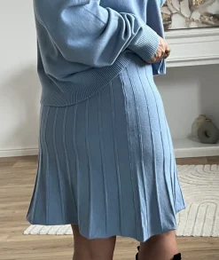 Jupes / Shorts><noscript><img width=