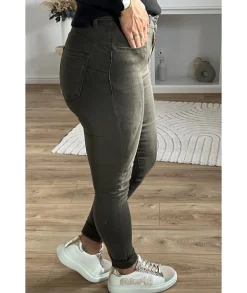 Jeans / Pantalons><noscript><img width=