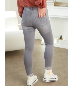 Jeans / Pantalons><noscript><img width=