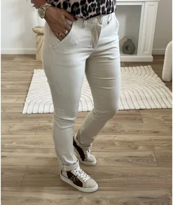 Jeans / Pantalons><noscript><img width=
