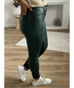 Jeans / Pantalons><noscript><img width=