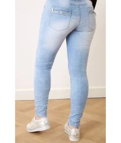 Jeans / Pantalons><noscript><img width=