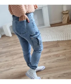 Jeans / Pantalons><noscript><img width=