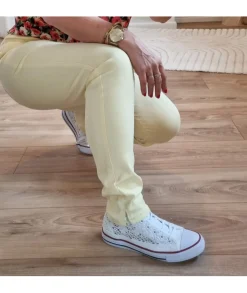 Jeans / Pantalons><noscript><img width=