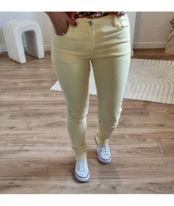 Jeans / Pantalons><noscript><img width=