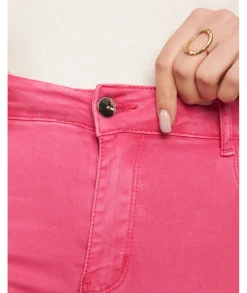 Jeans / Pantalons><noscript><img width=