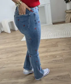 Jeans / Pantalons><noscript><img width=