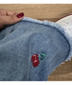 Jeans / Pantalons><noscript><img width=