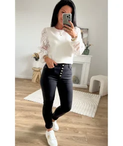 Jeans / Pantalons><noscript><img width=