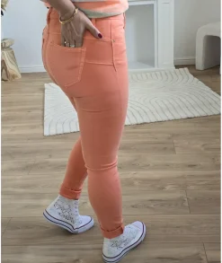 Jeans / Pantalons><noscript><img width=