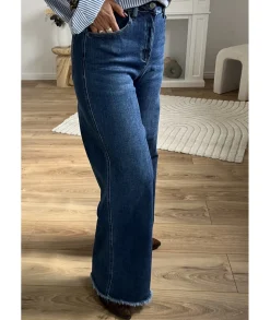 Jeans / Pantalons><noscript><img width=