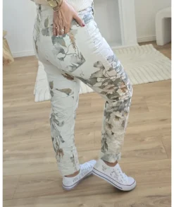 Jeans / Pantalons><noscript><img width=