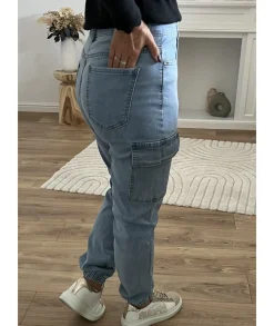 Jeans / Pantalons><noscript><img width=