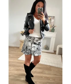 Jupes / Shorts><noscript><img width=