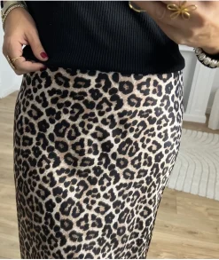 Jupes / Shorts><noscript><img width=