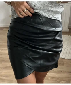Jupes / Shorts><noscript><img width=