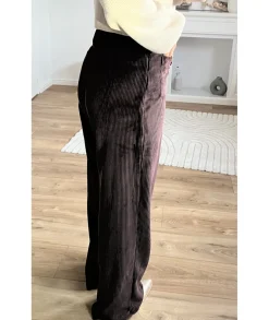 Jeans / Pantalons><noscript><img width=
