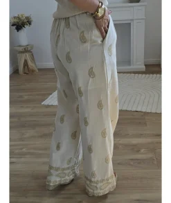 Jeans / Pantalons><noscript><img width=