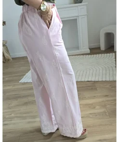 Jeans / Pantalons><noscript><img width=