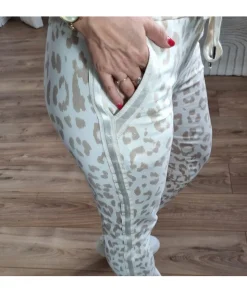 Jeans / Pantalons><noscript><img width=