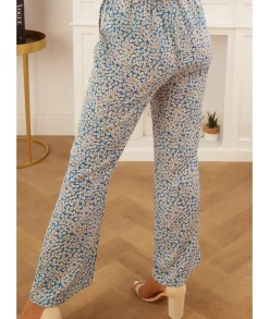 Jeans / Pantalons><noscript><img width=