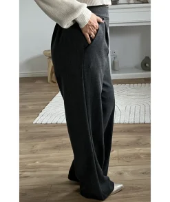 Jeans / Pantalons><noscript><img width=