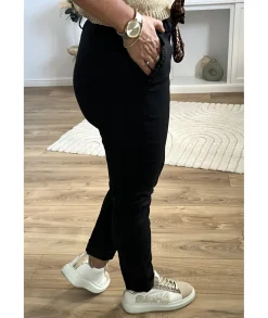 Jeans / Pantalons><noscript><img width=