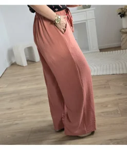 Jeans / Pantalons><noscript><img width=