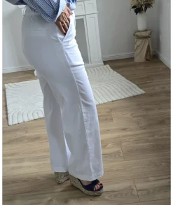 Jeans / Pantalons><noscript><img width=