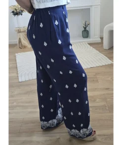 Jeans / Pantalons><noscript><img width=