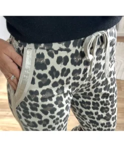 Jeans / Pantalons><noscript><img width=