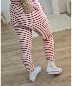 Jeans / Pantalons><noscript><img width=