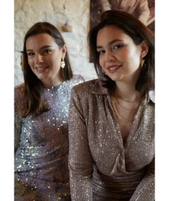 Robes><noscript><img width=